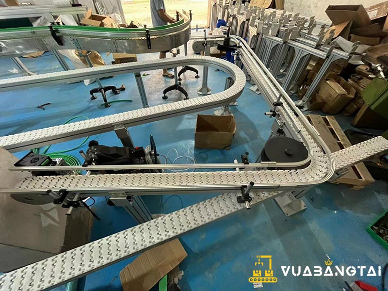Băng tải xích nhựa
