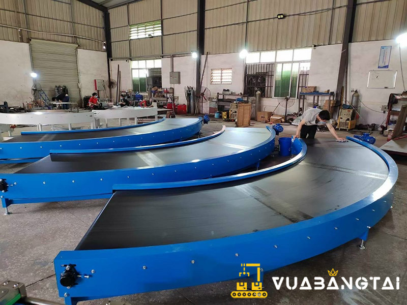 Băng tải PVC cong
