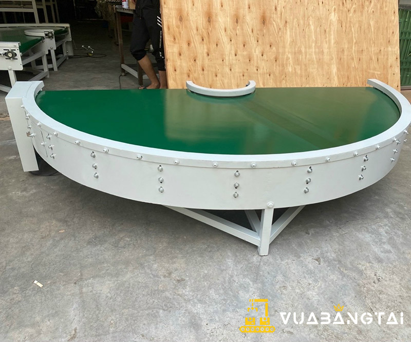 Băng tải PVC cong