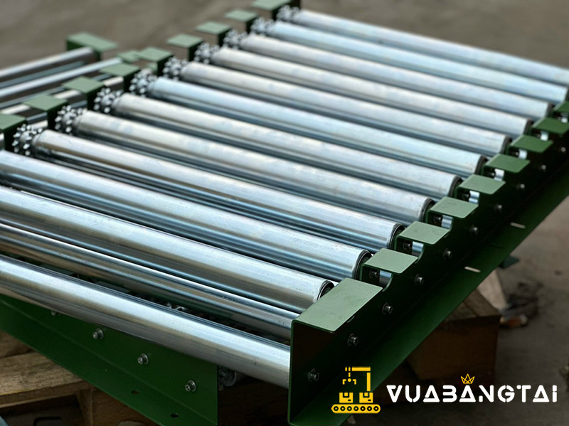 Băng tải xích con lăn