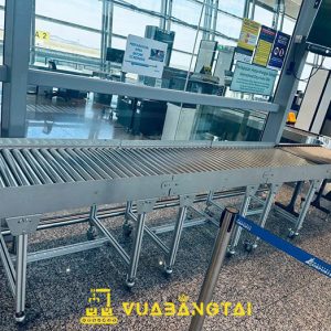Băng tải con lăn tải hành lí