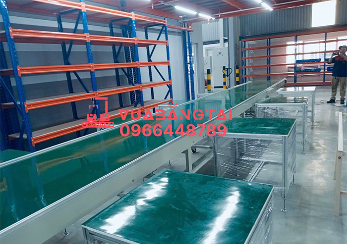 Băng tải PVC bàn thao tác